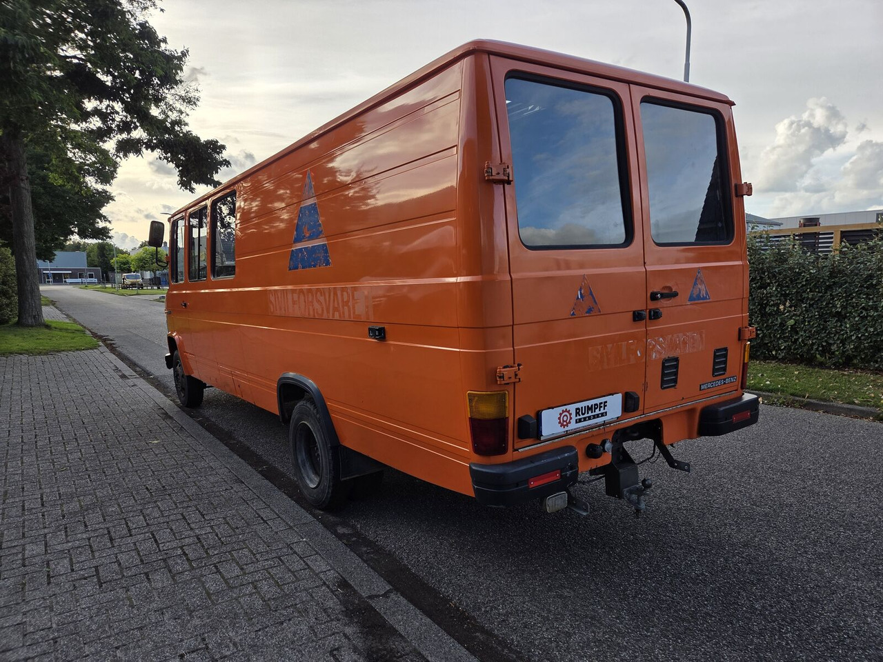 Mercedes-Benz L 608 D dubbel cabine (26700 km) goederen en personen bestelwagen - Пътнически бус: снимка 5 Mercedes-Benz L 608 D dubbel cabine (26700 km) goederen en personen bestelwagen - Пътнически бус: снимка 5
