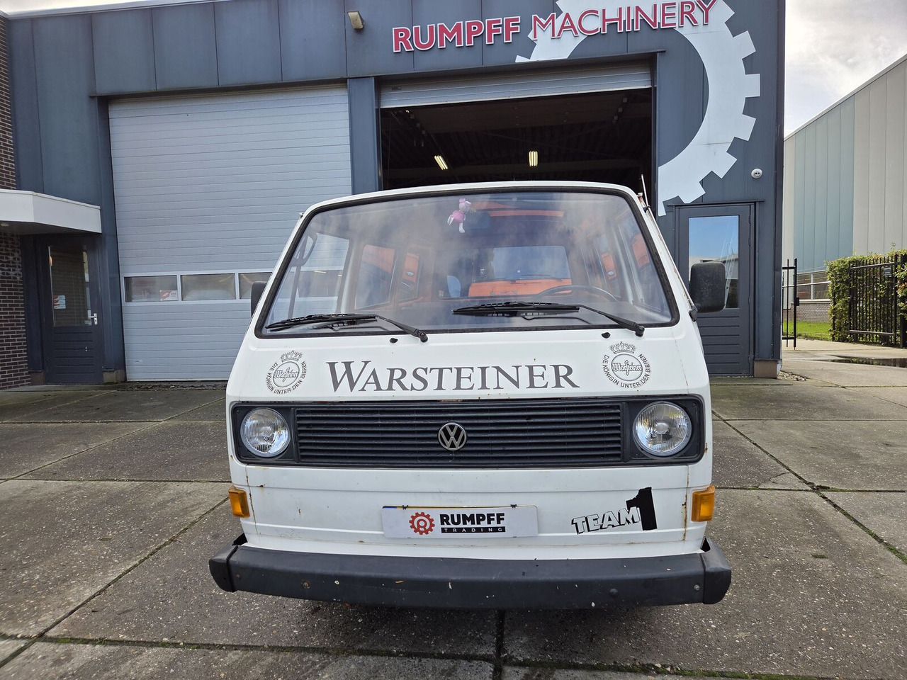 Volkswagen T3 Kombi oldtimer auto - Пътнически бус: снимка 2 Volkswagen T3 Kombi oldtimer auto - Пътнически бус: снимка 2