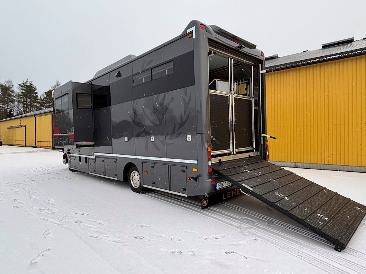 Камион за коне DAF Lehel horsebox 210 LF: снимка 14