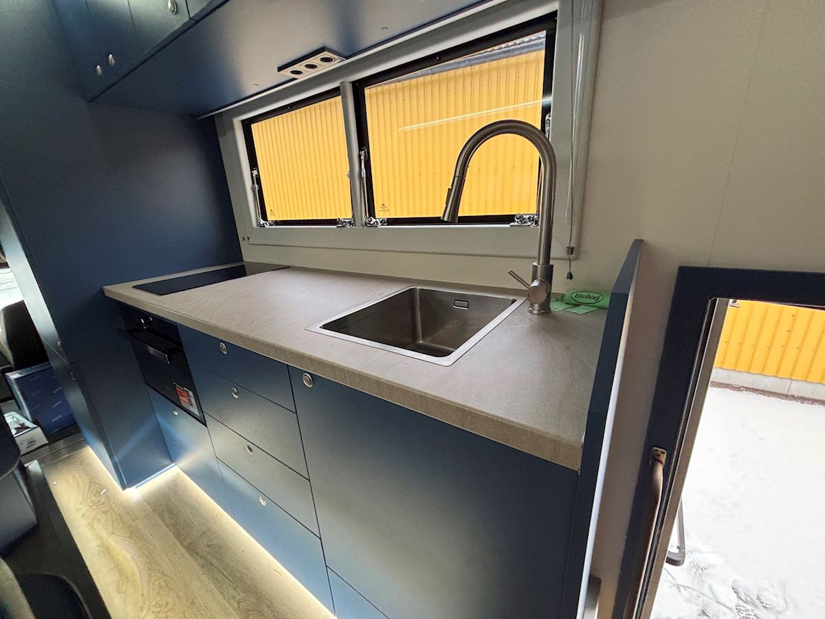 Камион за коне DAF Lehel horsebox 210 LF: снимка 12