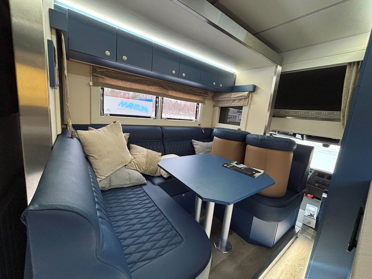 Камион за коне DAF Lehel horsebox 210 LF: снимка 11