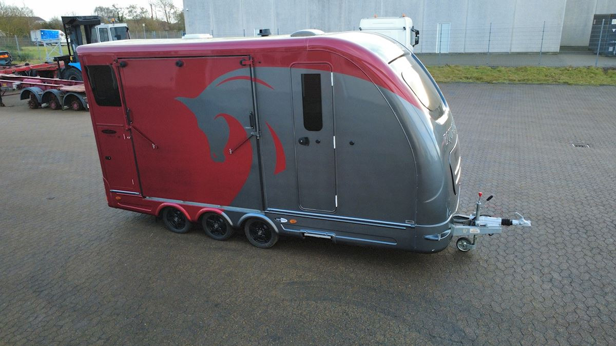 Equi-Trek Star-Treka - Ремарке за коне: снимка 4 Equi-Trek Star-Treka - Ремарке за коне: снимка 4