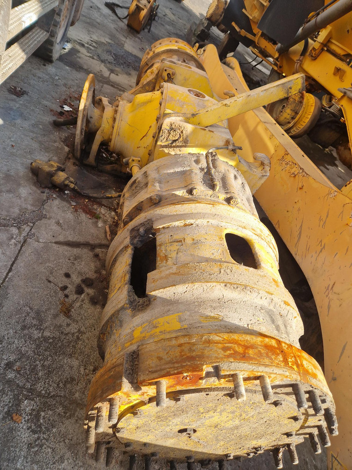 EJE TRASERO KOMATSU KWA055HD-4 - Ос и части за Строителна техника: снимка 2 EJE TRASERO KOMATSU KWA055HD-4 - Ос и части за Строителна техника: снимка 2