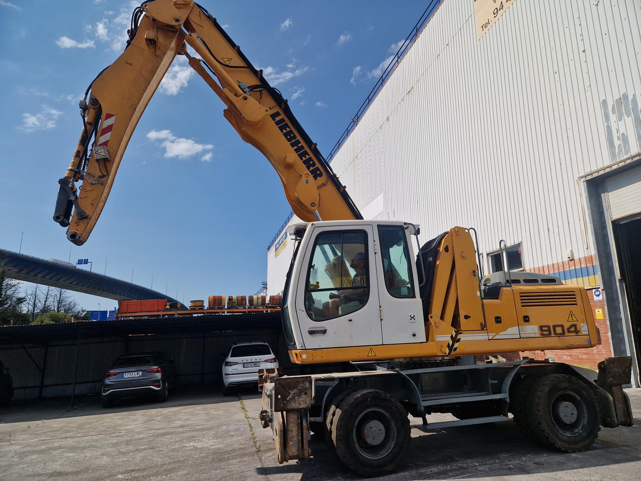 LIEBHERR A904C (2010) - Багер за манипулиране на материали: снимка 4 LIEBHERR A904C (2010) - Багер за манипулиране на материали: снимка 4