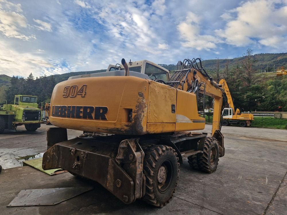 LIEBHERR A904C - Колесен багер: снимка 3 LIEBHERR A904C - Колесен багер: снимка 3