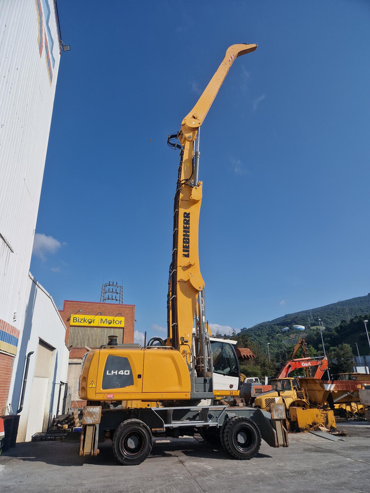 LIEBHERR LH40M - Багер за манипулиране на материали: снимка 1 LIEBHERR LH40M - Багер за манипулиране на материали: снимка 1