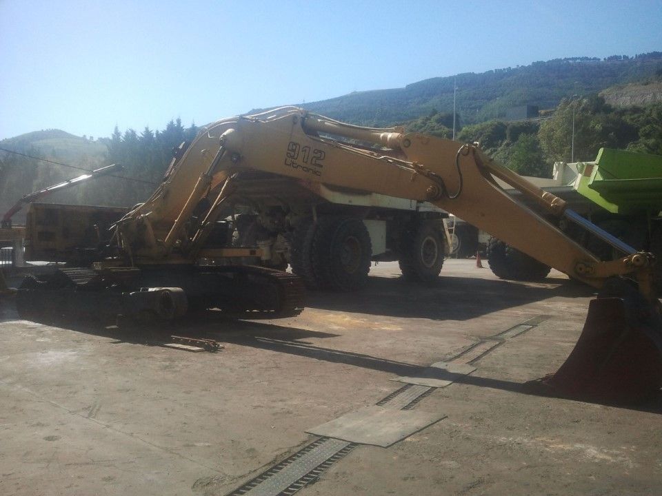 LIEBHERR R912LI - Верижен багер: снимка 2 LIEBHERR R912LI - Верижен багер: снимка 2