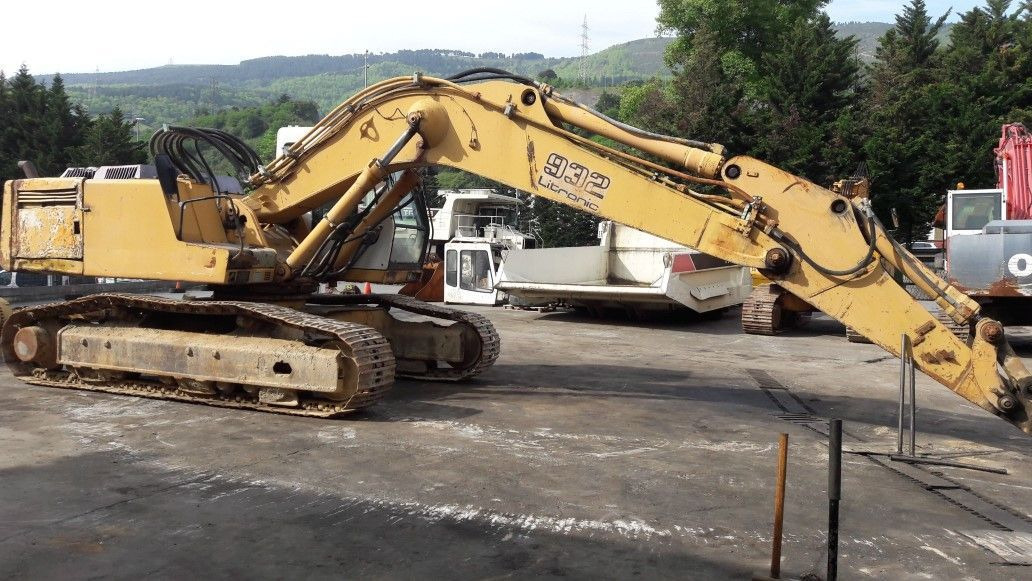 Liebherr R932li ns 572-4318 - Верижен багер: снимка 2 Liebherr R932li ns 572-4318 - Верижен багер: снимка 2