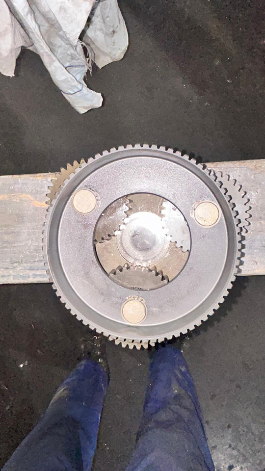 REDUCTOR GIRO SAT 225-220 - Редуктор на въртене за Строителна техника: снимка 4 REDUCTOR GIRO SAT 225-220 - Редуктор на въртене за Строителна техника: снимка 4