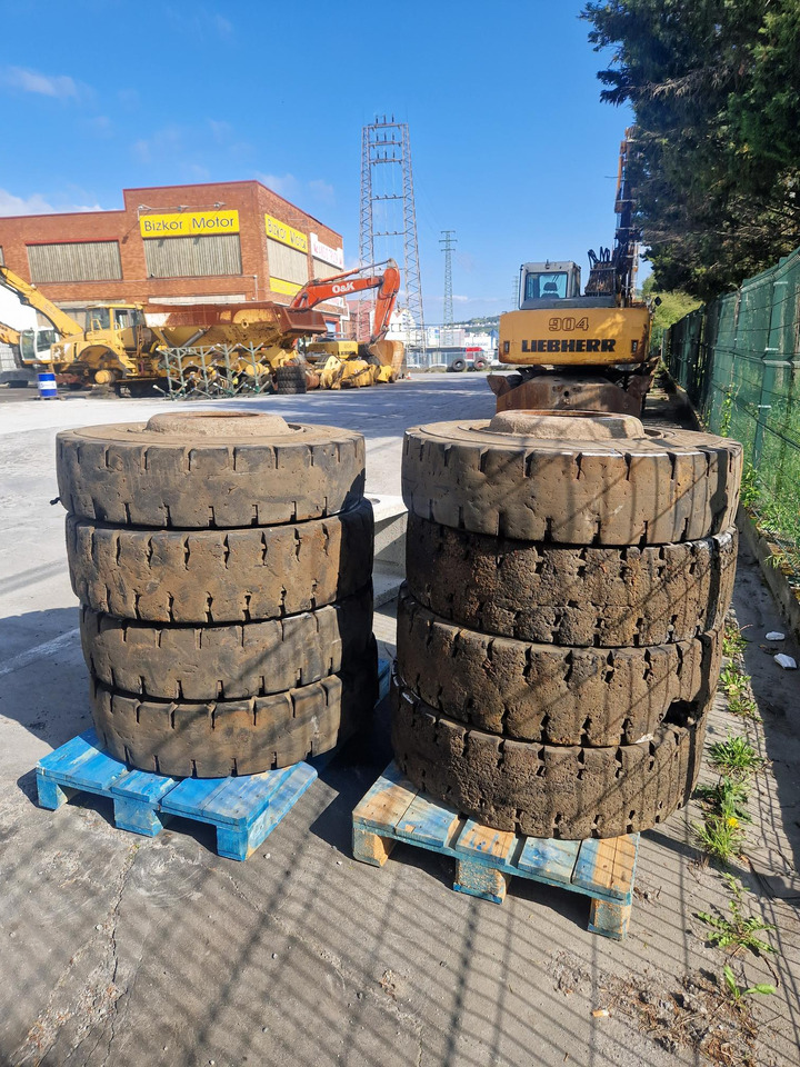 RUEDAS MACIZAS 12.00R20 - Комплект колела за Строителна техника: снимка 2 RUEDAS MACIZAS 12.00R20 - Комплект колела за Строителна техника: снимка 2