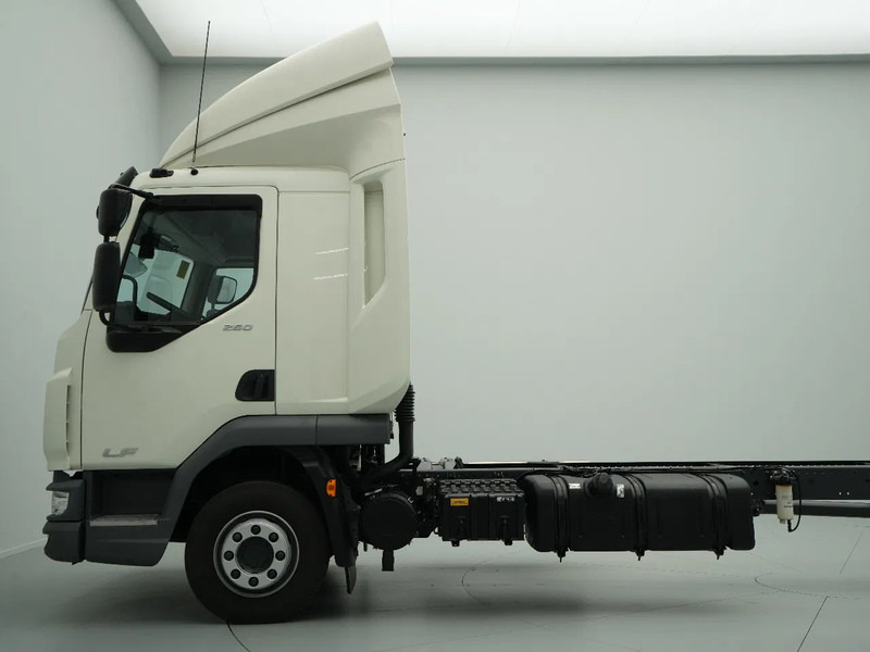 DAF LF 260 FA 12T CHASSIS SLEEPING CAB 610WB NEW - Шаси кабина: снимка 4 DAF LF 260 FA 12T CHASSIS SLEEPING CAB 610WB NEW - Шаси кабина: снимка 4