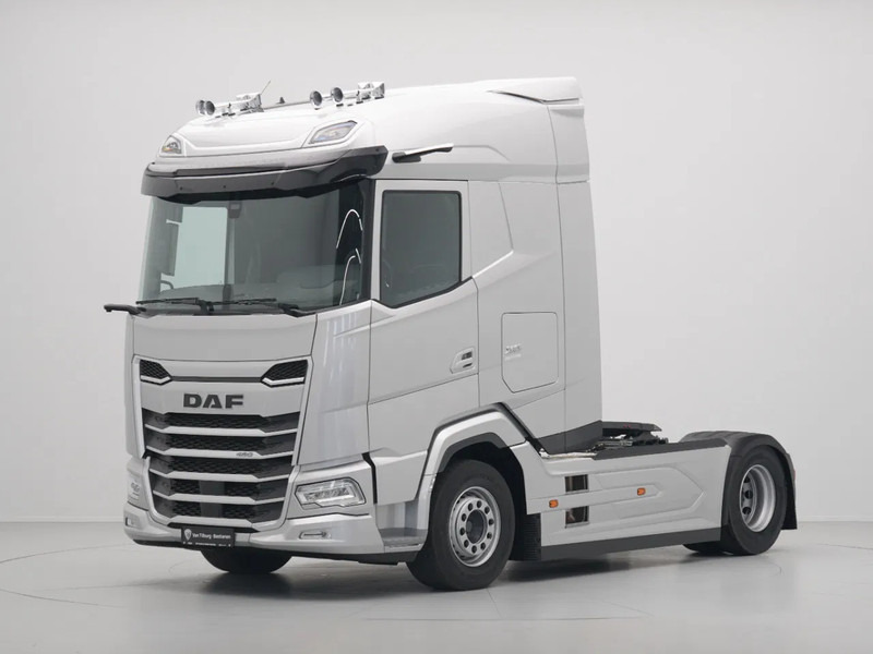 DAF XG 480 FT DVS LEATHER PTO-PREP B3-ALARM SILVER METALLIC (J5320MESI) VECTO 2 - Влекач: снимка 2 DAF XG 480 FT DVS LEATHER PTO-PREP B3-ALARM SILVER METALLIC (J5320MESI) VECTO 2 - Влекач: снимка 2