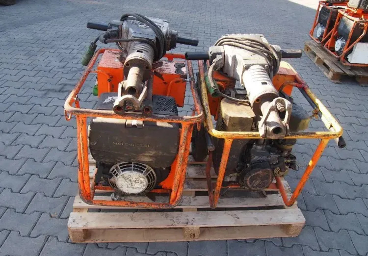 Agregat Bosch 2006 i Młot do kucia - Строително оборудване: снимка 1 Agregat Bosch 2006 i Młot do kucia - Строително оборудване: снимка 1
