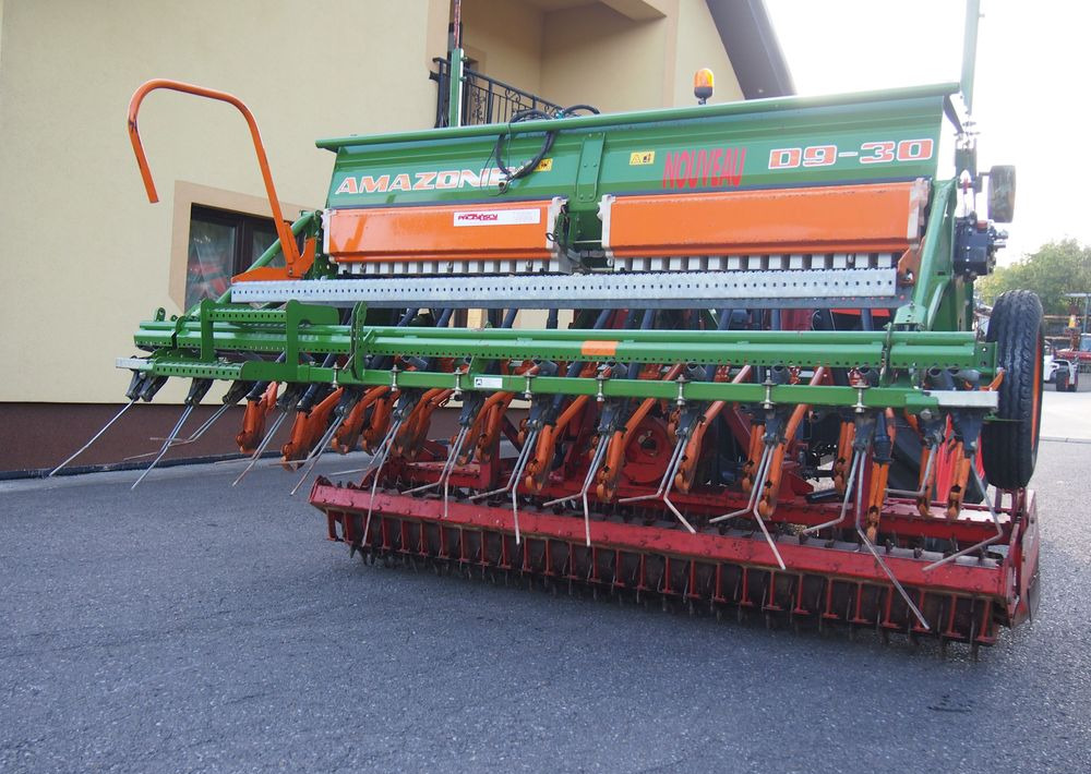 Agregat uprawowo-siewny Amazone HRB 301 I D9-30 2005 Agregat uprawowo siewny KUHN AMAZONE szerokość robocza 3m - Комбинирана сеялка: снимка 1 Agregat uprawowo-siewny Amazone HRB 301 I D9-30 2005 Agregat uprawowo siewny KUHN AMAZONE szerokość robocza 3m - Комбинирана сеялка: снимка 1