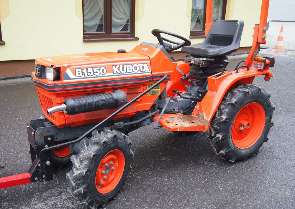 Ciągnik Kubota B1550 1994 traktorek KUBOTA 4x4 19KM - Трактор: снимка 1 Ciągnik Kubota B1550 1994 traktorek KUBOTA 4x4 19KM - Трактор: снимка 1