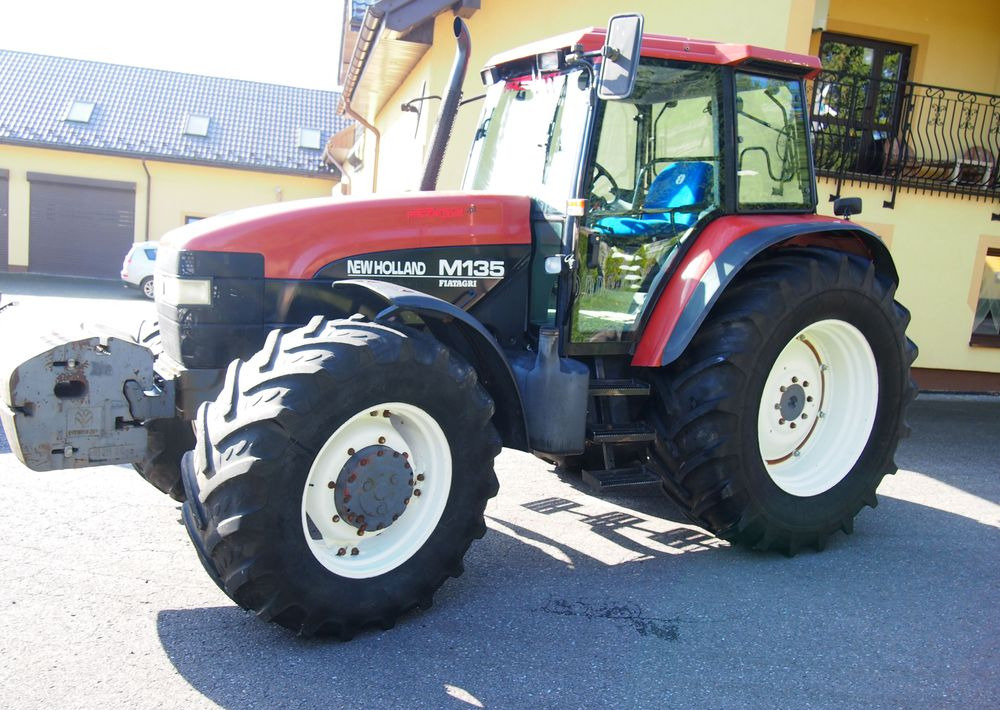 Ciągnik New Holland NH M 135 1998 NEW HOLLAND TM M135 - Трактор: снимка 5 Ciągnik New Holland NH M 135 1998 NEW HOLLAND TM M135 - Трактор: снимка 5