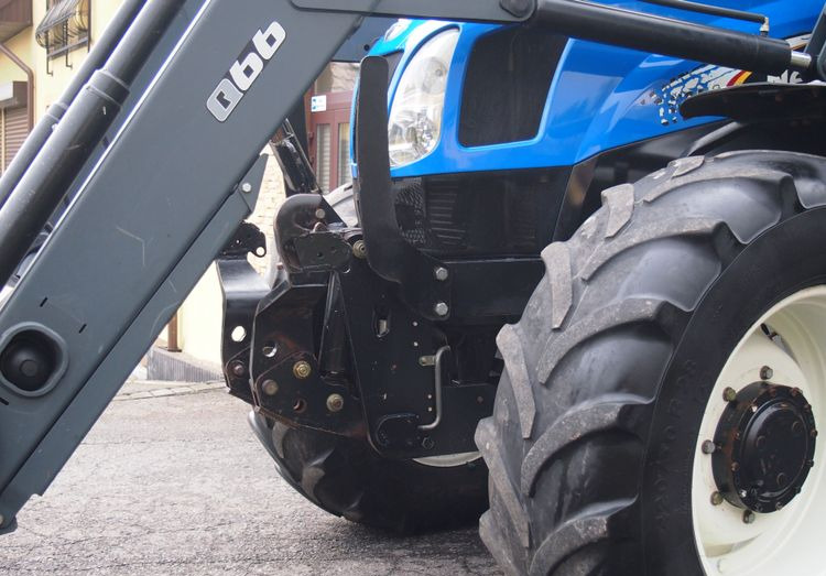 Трактор Ciągnik New Holland NH TS125A 6 cylindrów 2004 Ciągnik rolniczy New Holland TS125A: снимка 6 Трактор Ciągnik New Holland NH TS125A 6 cylindrów 2004 Ciągnik rolniczy New Holland TS125A: снимка 6