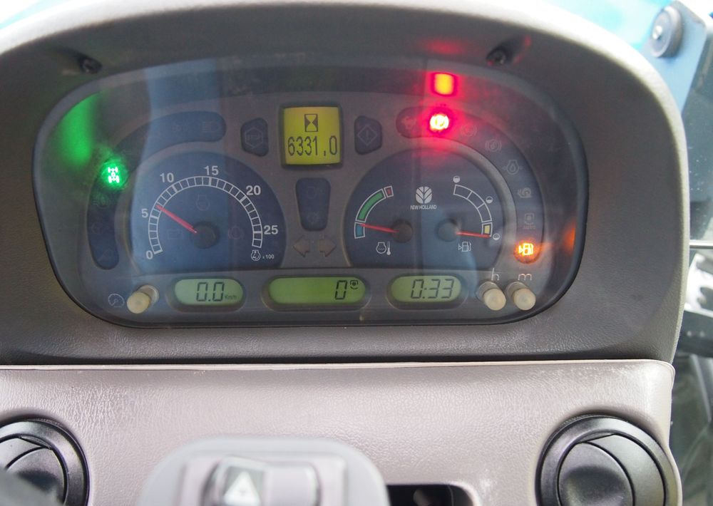 Трактор Ciągnik New Holland NH TS125A 6 cylindrów 2004 Ciągnik rolniczy New Holland TS125A: снимка 9 Трактор Ciągnik New Holland NH TS125A 6 cylindrów 2004 Ciągnik rolniczy New Holland TS125A: снимка 9