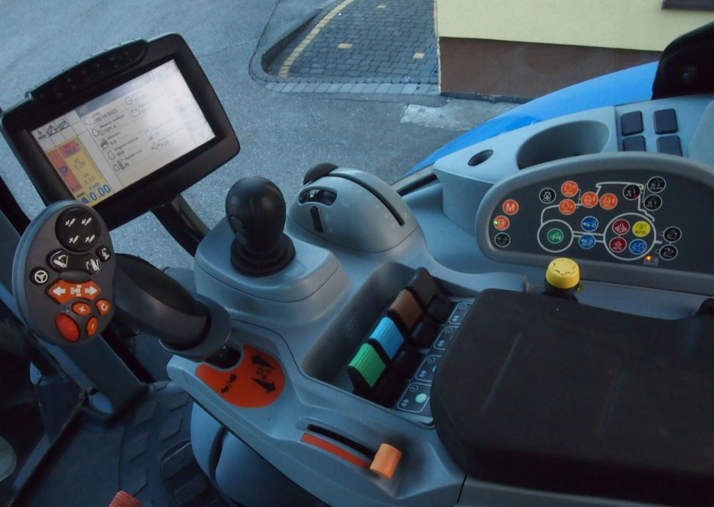 Трактор Ciągnik New Holland T7.185 2013 New Holland Autocommand i TUZ: снимка 9