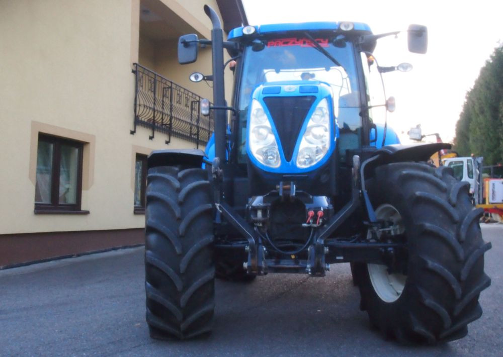 Ciągnik New Holland T7.185 2013 New Holland Autocommand i TUZ - Трактор: снимка 3 Ciągnik New Holland T7.185 2013 New Holland Autocommand i TUZ - Трактор: снимка 3