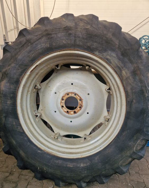 Części do Ciągnika Massey Ferguson MF 3000, 6000 Koła tylne 18,4R38 do ciągnika MF - Комплект колела за Селскостопанска техника: снимка 1 Części do Ciągnika Massey Ferguson MF 3000, 6000 Koła tylne 18,4R38 do ciągnika MF - Комплект колела за Селскостопанска техника: снимка 1