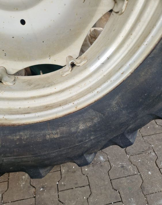 Części do Ciągnika Massey Ferguson MF 3000, 6000 Koła tylne 18,4R38 do ciągnika MF - Комплект колела за Селскостопанска техника: снимка 2 Części do Ciągnika Massey Ferguson MF 3000, 6000 Koła tylne 18,4R38 do ciągnika MF - Комплект колела за Селскостопанска техника: снимка 2