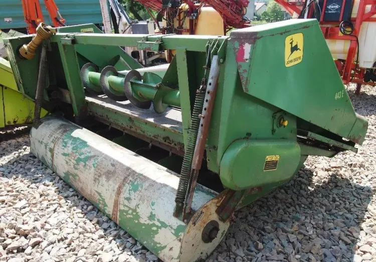 Heder John deere do kukurydzy 4 rzędowy claas john deere - Хедер за царевица: снимка 2 Heder John deere do kukurydzy 4 rzędowy claas john deere - Хедер за царевица: снимка 2