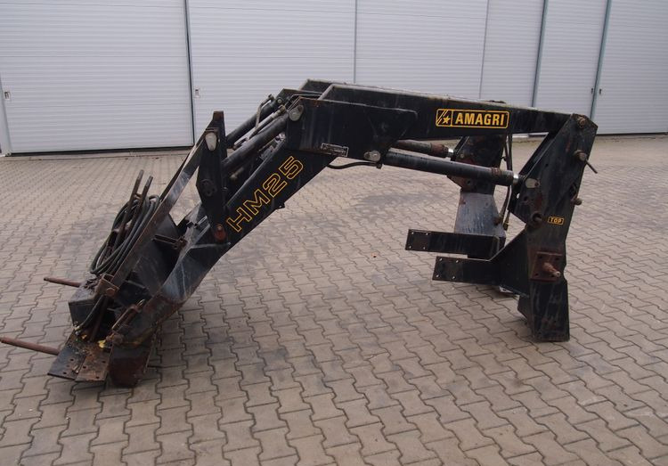 Ładowacz czołowy Amagri HM 25 1999 Tur AMAGRI do Renault 90-34 - Челен товарач за трактор: снимка 1 Ładowacz czołowy Amagri HM 25 1999 Tur AMAGRI do Renault 90-34 - Челен товарач за трактор: снимка 1