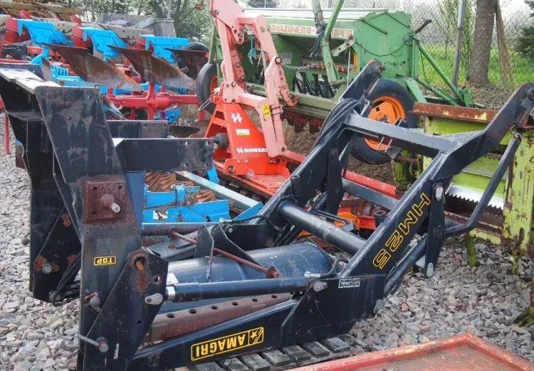 Ładowacz czołowy Tur do ciągnika MF NW JD CLAAS RENAULT - Челен товарач за трактор: снимка 1 Ładowacz czołowy Tur do ciągnika MF NW JD CLAAS RENAULT - Челен товарач за трактор: снимка 1