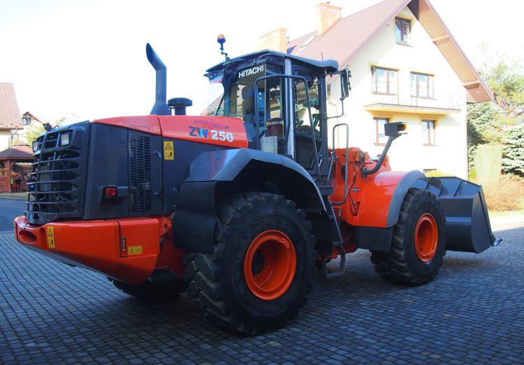 Колесен товарач Ładowarka Hitachi ZW250 2010 Ładowarka Hitachi Waga, Centralne smarowanie: снимка 7
