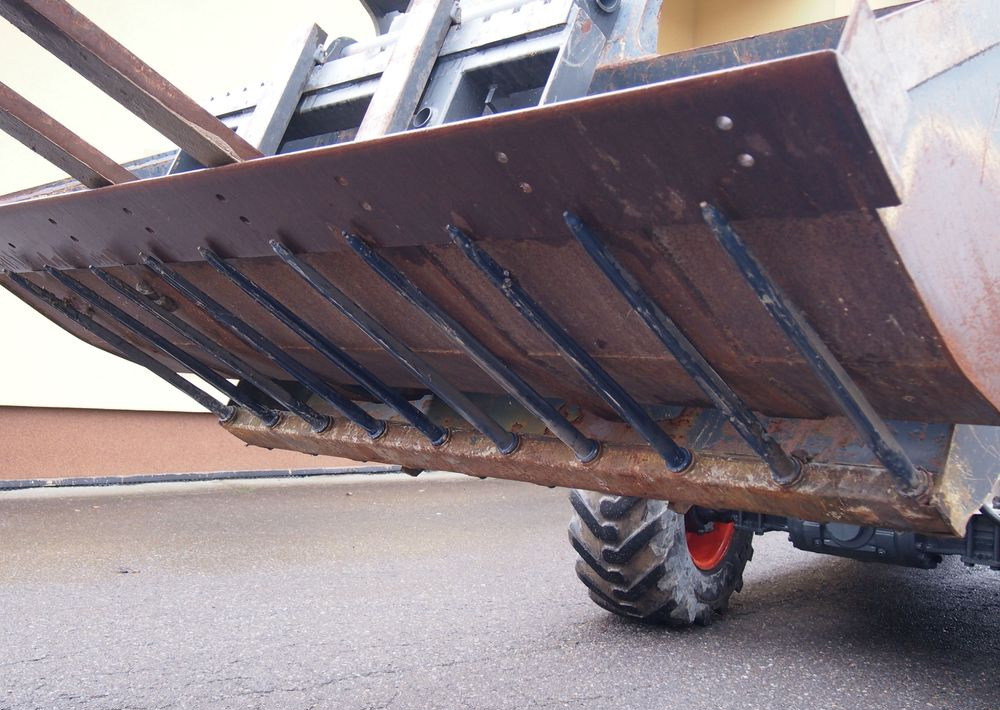 Ładowarka teleskopowa Bobcat T2556 2005 Ładowarka teleskopowa BOBCAT - Телескопичен товарач: снимка 4 Ładowarka teleskopowa Bobcat T2556 2005 Ładowarka teleskopowa BOBCAT - Телескопичен товарач: снимка 4