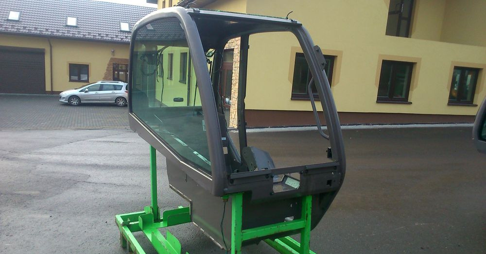 Ładowarka teleskopowa Manitou MT, MLT 2005 Kabina do Manitou - Кабина за Подемно-транспортна техника: снимка 5 Ładowarka teleskopowa Manitou MT, MLT 2005 Kabina do Manitou - Кабина за Подемно-транспортна техника: снимка 5