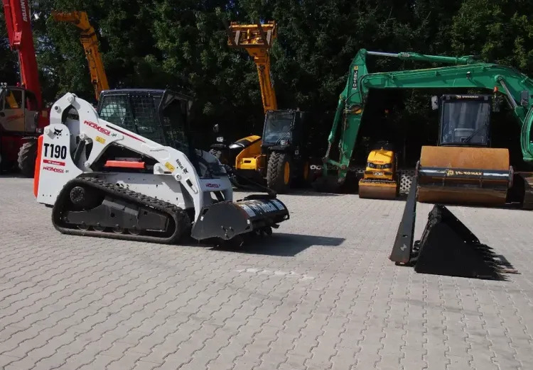 Miniładowarka Bobcat T190 2012 - Мини челен товарач: снимка 3 Miniładowarka Bobcat T190 2012 - Мини челен товарач: снимка 3