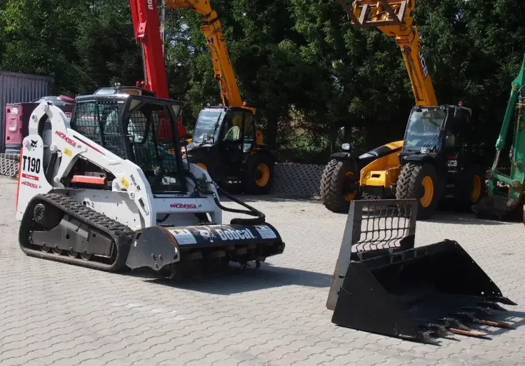 Miniładowarka Bobcat T190 2012 - Мини челен товарач: снимка 2 Miniładowarka Bobcat T190 2012 - Мини челен товарач: снимка 2