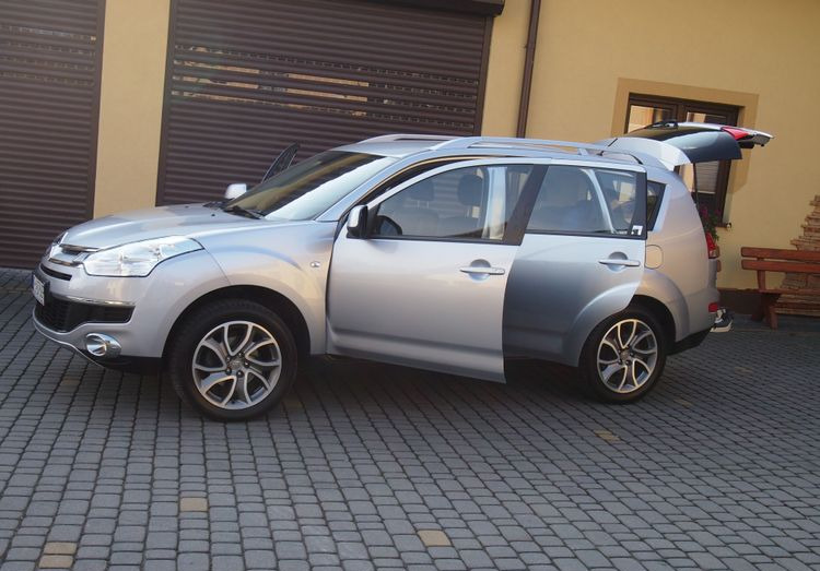 Samochód Citroen C-Crosser 2.2 HDI 2010 Samochód osobowy SUW 4x4 - Лек автомобил: снимка 2 Samochód Citroen C-Crosser 2.2 HDI 2010 Samochód osobowy SUW 4x4 - Лек автомобил: снимка 2
