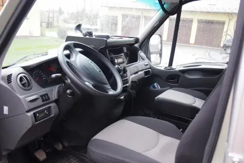 Samochód Iveco Daily 35c21 2012 DMC 3,5T DOKA dubel kabina - Брезентов бус, Бус с двойна кабина: снимка 5 Samochód Iveco Daily 35c21 2012 DMC 3,5T DOKA dubel kabina - Брезентов бус, Бус с двойна кабина: снимка 5