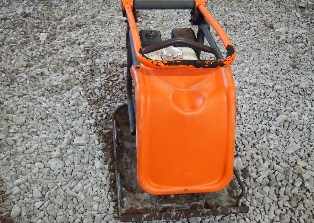 Ubijarka Belle PC5000E 2009 Zagęszczarka ubijarka Bella - Виброплоча: снимка 5 Ubijarka Belle PC5000E 2009 Zagęszczarka ubijarka Bella - Виброплоча: снимка 5