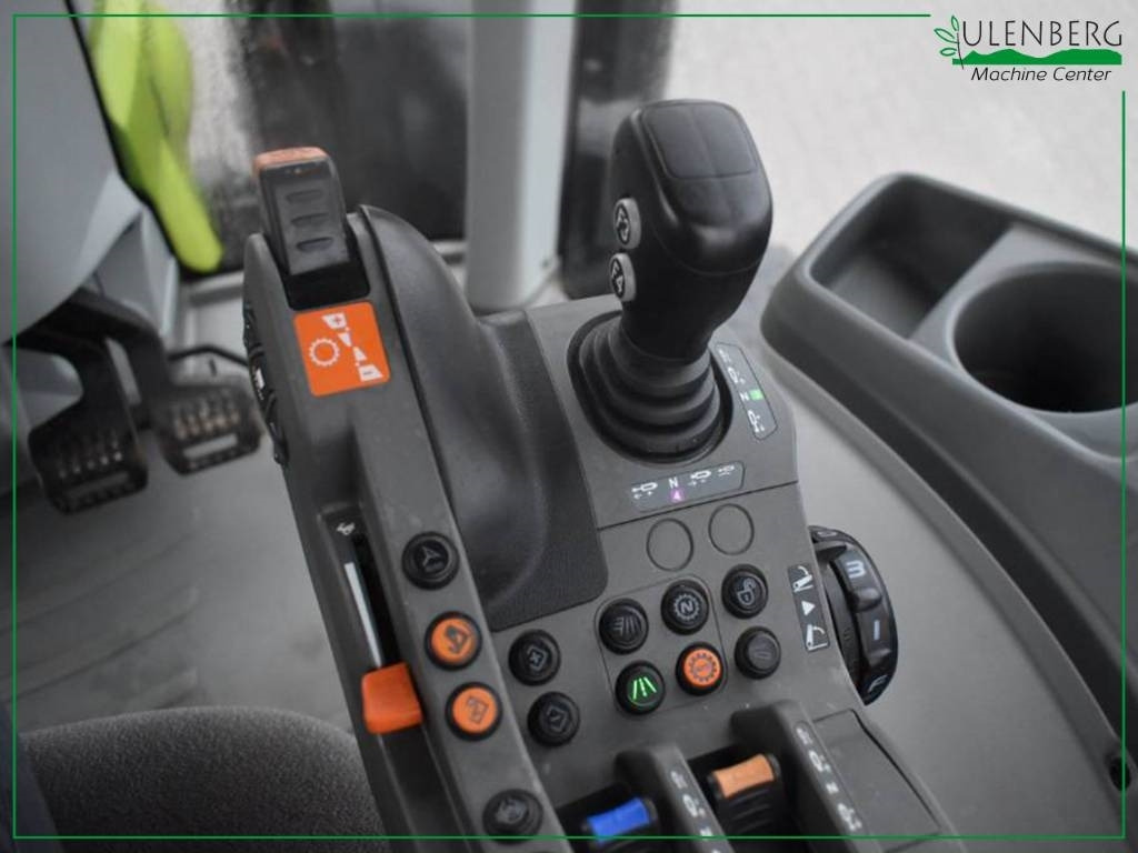 Трактор Claas AXION 850: снимка 9