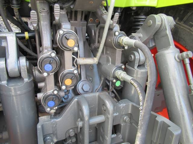 Трактор Claas Arion 620: снимка 18