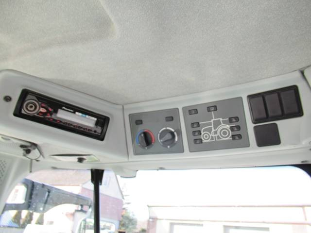 Трактор Claas Arion 620: снимка 24