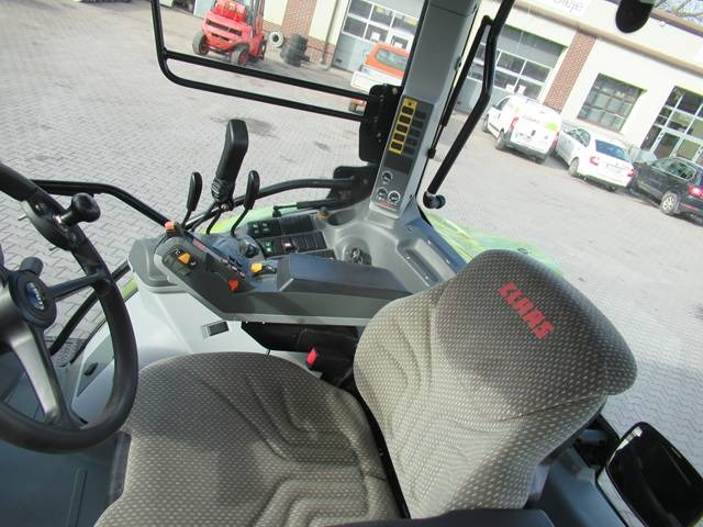 Трактор Claas Arion 620: снимка 21