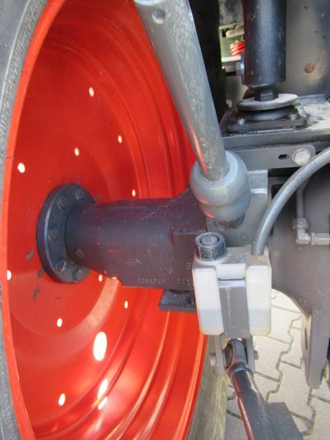 Трактор Claas Arion 620: снимка 16