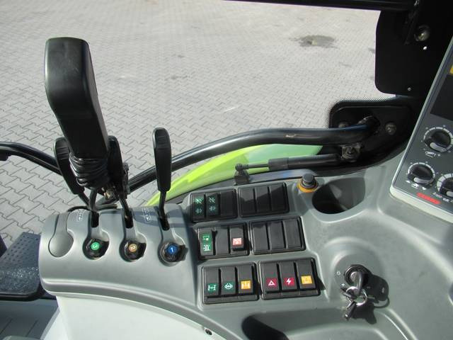 Трактор Claas Arion 620: снимка 23