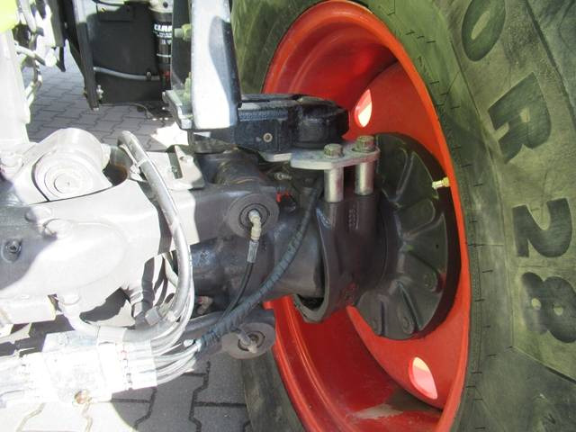 Трактор Claas Arion 620: снимка 13