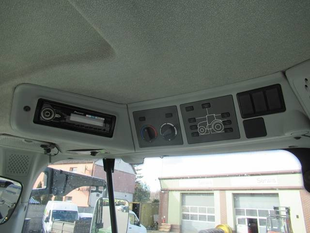 Трактор Claas Arion 620: снимка 22