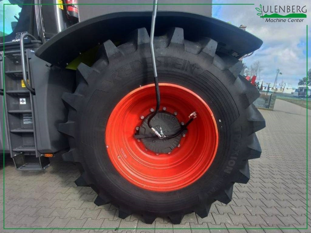 Claas XERION 5000 - Трактор: снимка 4 Claas XERION 5000 - Трактор: снимка 4