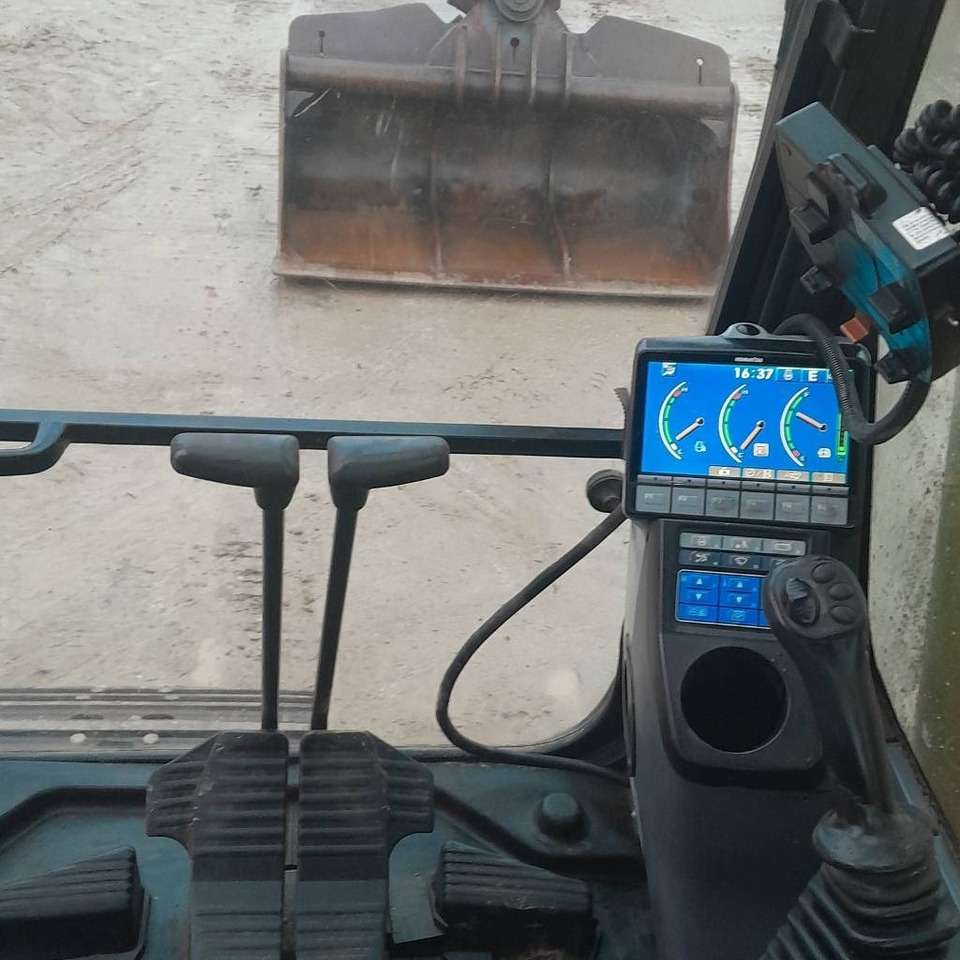 Лизинг на Komatsu PC 240 NLC-8K  Komatsu PC 240 NLC-8K: снимка 10