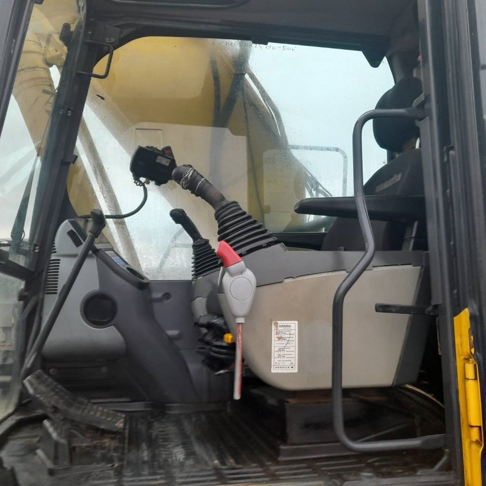 Лизинг на Komatsu PC 240 NLC-8K  Komatsu PC 240 NLC-8K: снимка 11