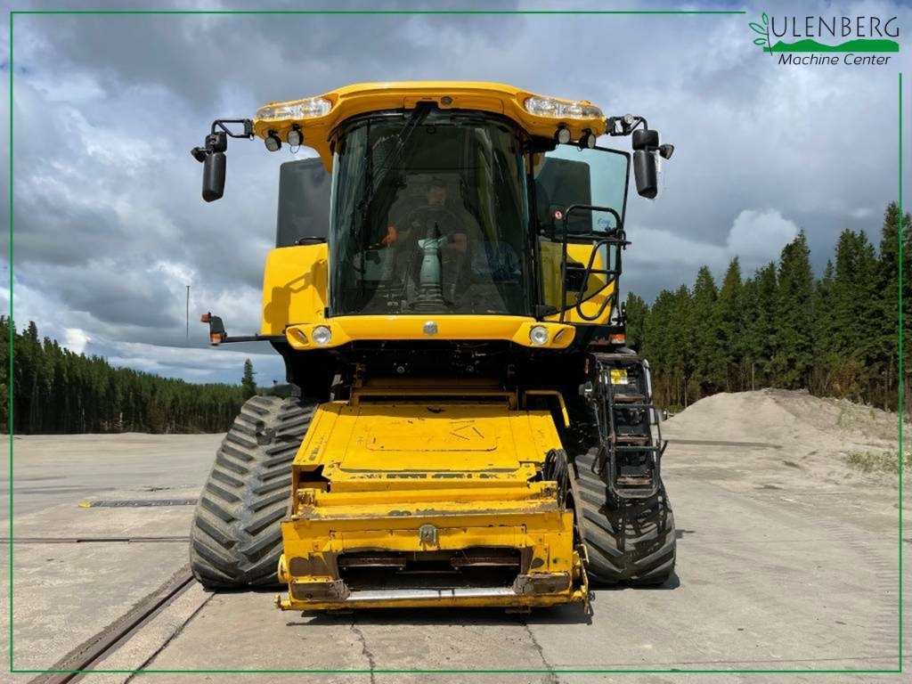 New Holland CR9090 - Зърнокомбайн: снимка 2 New Holland CR9090 - Зърнокомбайн: снимка 2