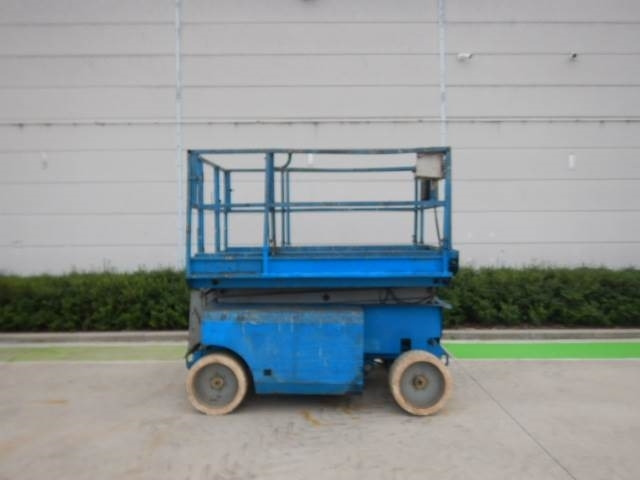 Genie GS3268DC - Ножична работна платформа: снимка 1 Genie GS3268DC - Ножична работна платформа: снимка 1